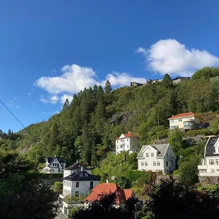Appartement Kjellerleilighet - Naert Haukeland Sykehus. *