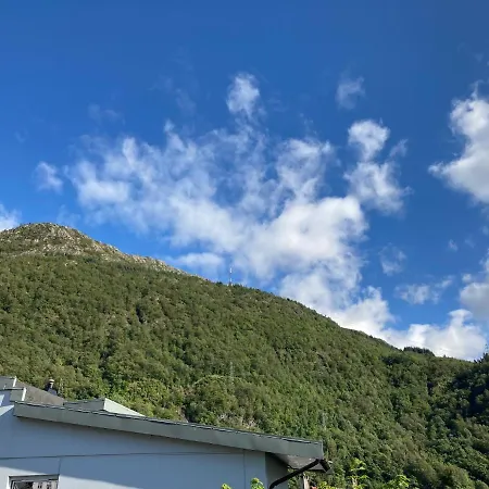 Kjellerleilighet - Naert Haukeland Sykehus. Appartement
