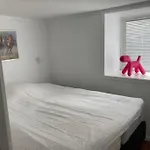 Kjellerleilighet - Naert Haukeland Sykehus. Apartman *