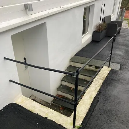 Apartman Kjellerleilighet - Naert Haukeland Sykehus. *